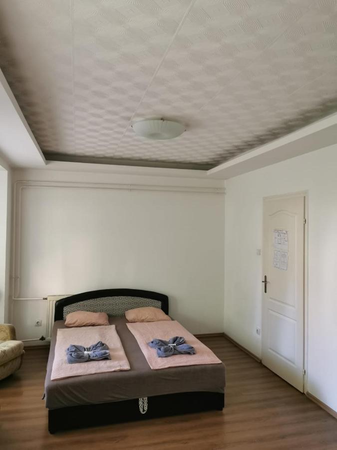 Carmen Pension บูดาเปสต์ ภายนอก รูปภาพ